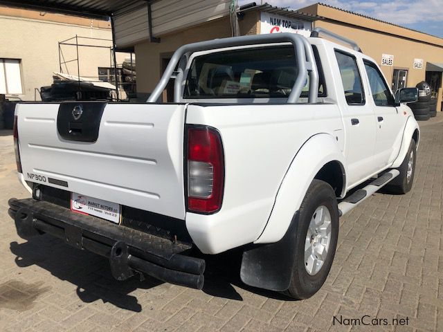 Nissan NP300 2.5 TDI 4x4 D/Cab in Namibia