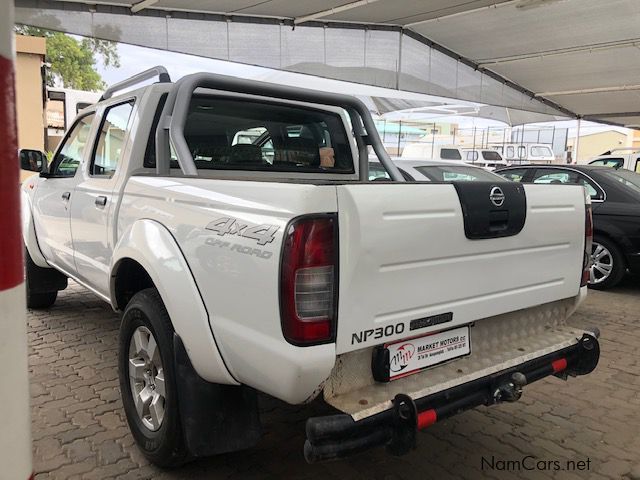 Nissan NP300 2.5 TDI 4x4 D/Cab in Namibia