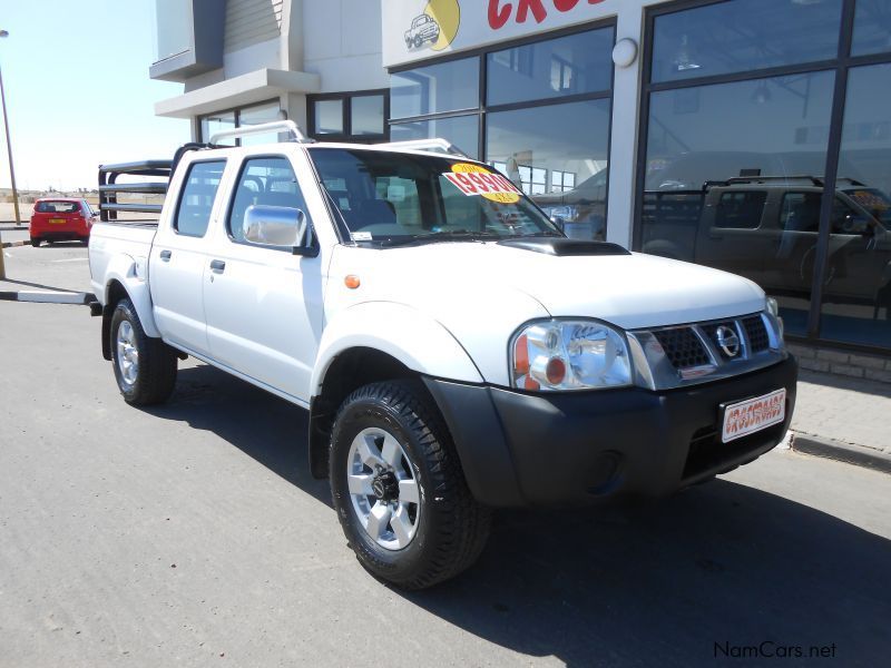 Nissan NP300 2.5 TDI D/C 4X4 in Namibia