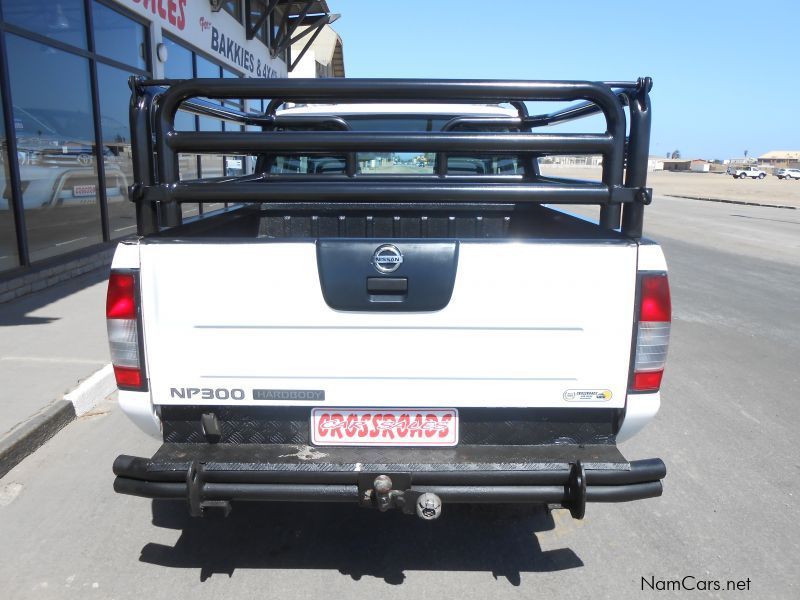 Nissan NP300 2.5 TDI D/C 4X4 in Namibia