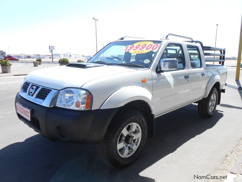 Nissan NP300 2.5 TDI D/C 4X4 in Namibia