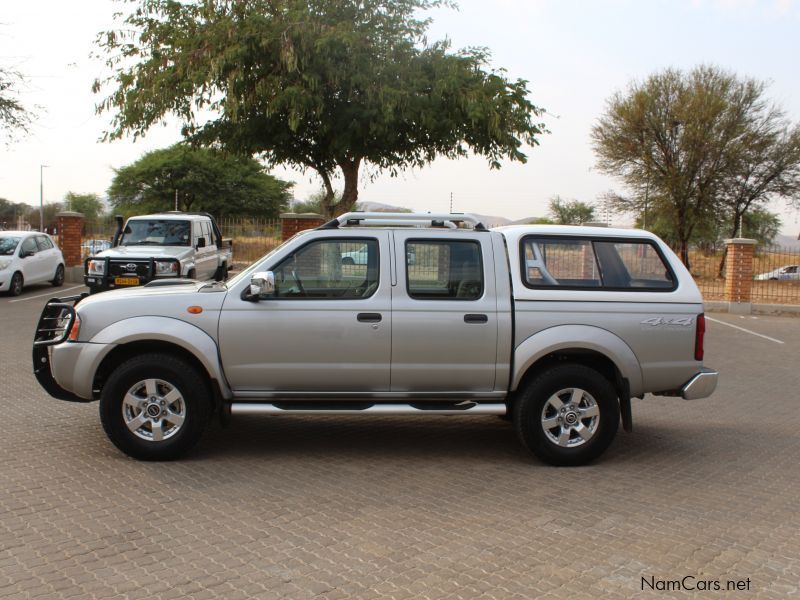 Nissan NP300 2.5CDI D/C 4X4 in Namibia