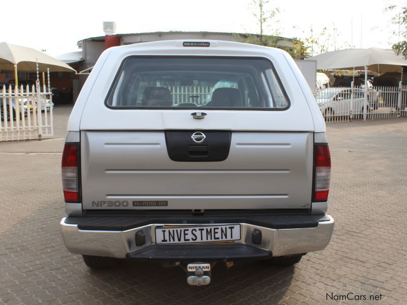 Nissan NP300 2.5CDI D/C 4X4 in Namibia