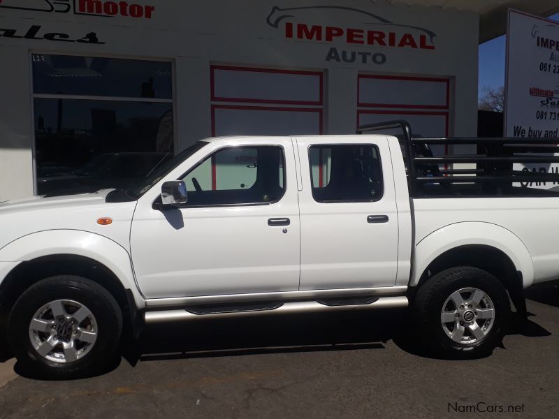 Nissan NP300 2.5Td D/c 4x4 in Namibia