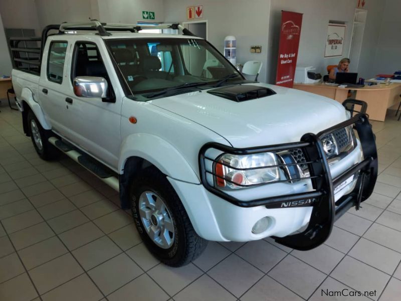 Nissan NP300 2.5Td D/c 4x4 in Namibia