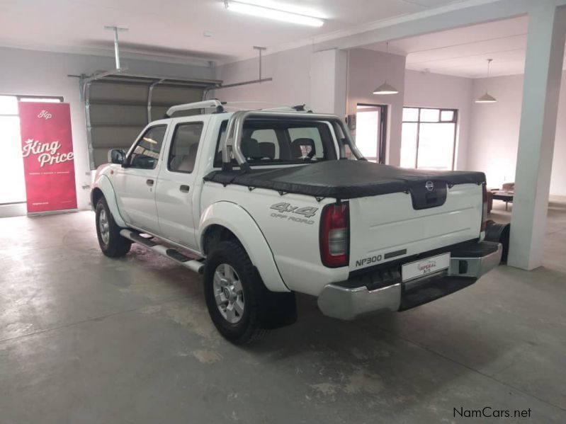 Nissan NP300 2.5td D/c 4x4 in Namibia