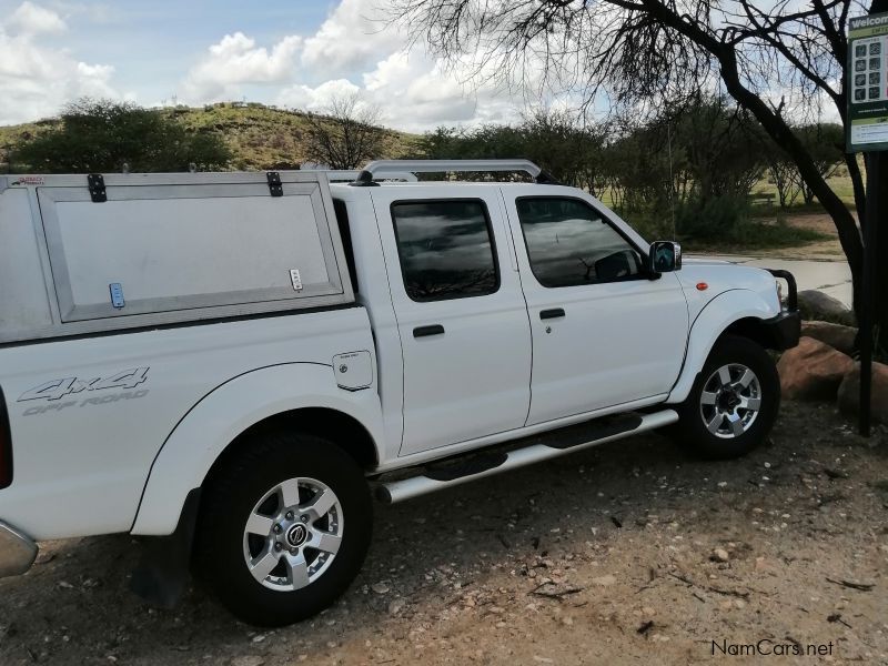 Nissan NP300 2.5tdi D/cab in Namibia