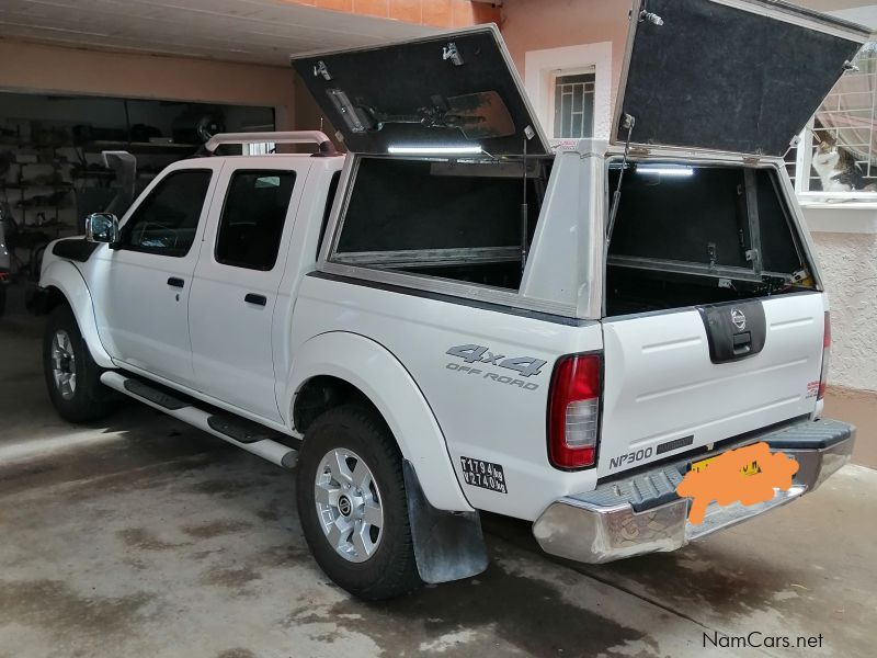 Nissan NP300 2.5tdi D/cab in Namibia