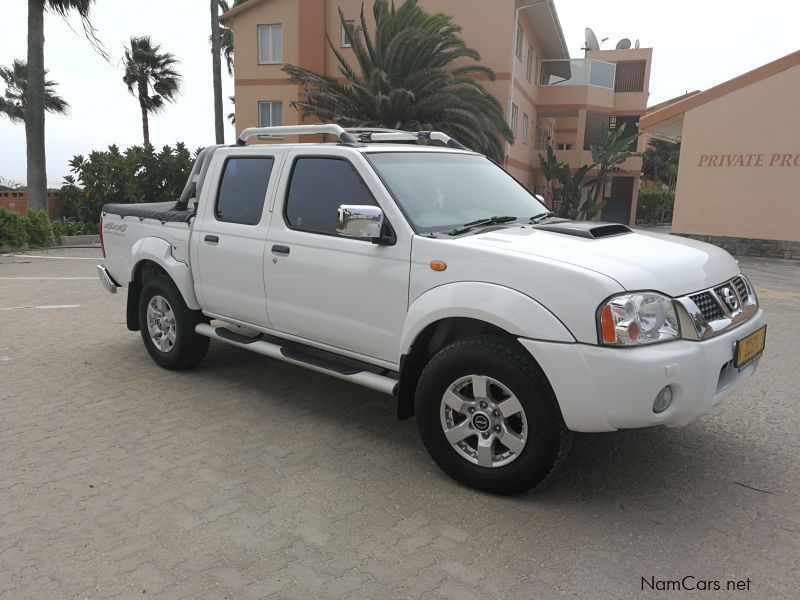 Nissan NP300 4x4 D/C 2.5 in Namibia