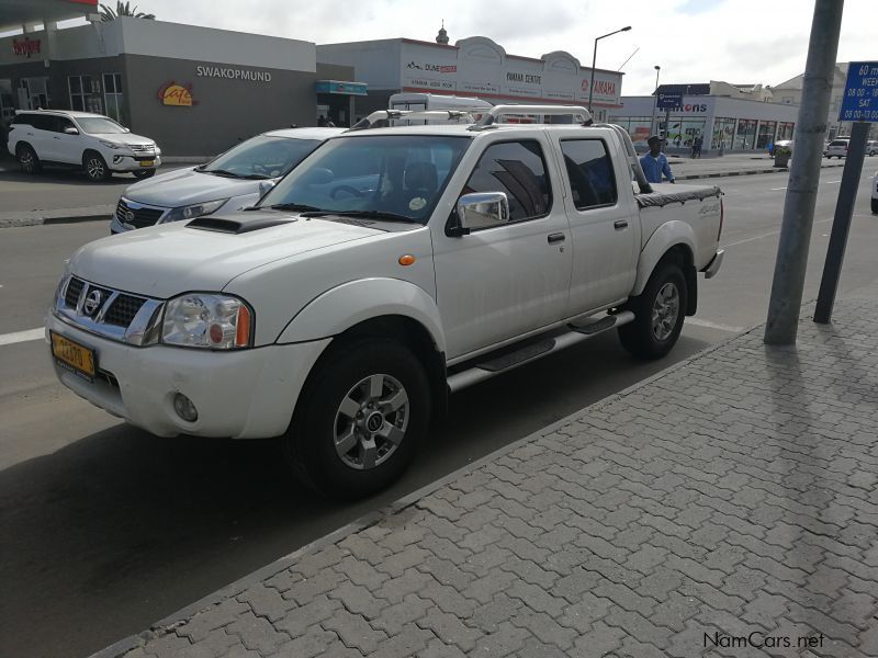Nissan NP300 4x4 D/C 2.5 in Namibia