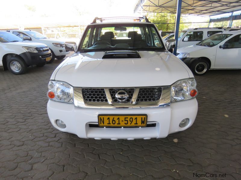 Nissan NP300 D/CAB 2.5 4X4 in Namibia