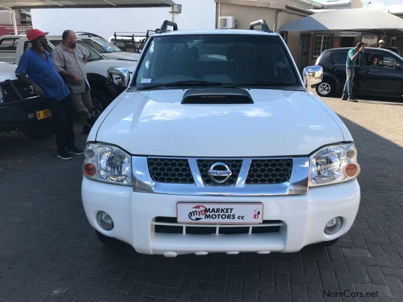 Nissan NP300 Hardbody 2.5 Diesel 4x4 in Namibia