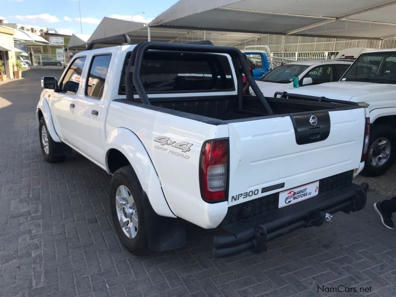 Nissan NP300 Hardbody 2.5 Diesel 4x4 in Namibia