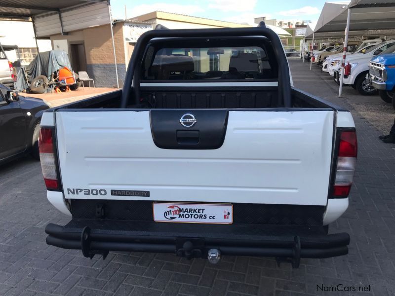 Nissan NP300 Hardbody 2.5 Diesel 4x4 in Namibia