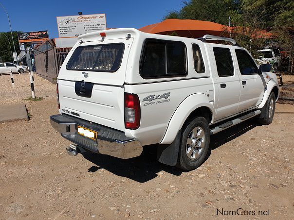 Nissan NP300 Hardbody 2.5 TD 4x4 in Namibia