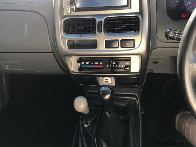 Nissan NP300 Hardbody 2.5 TDi in Namibia