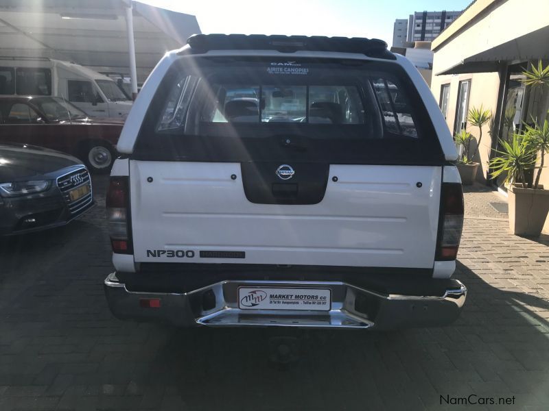 Nissan NP300 Hardbody 2.5 TDi in Namibia