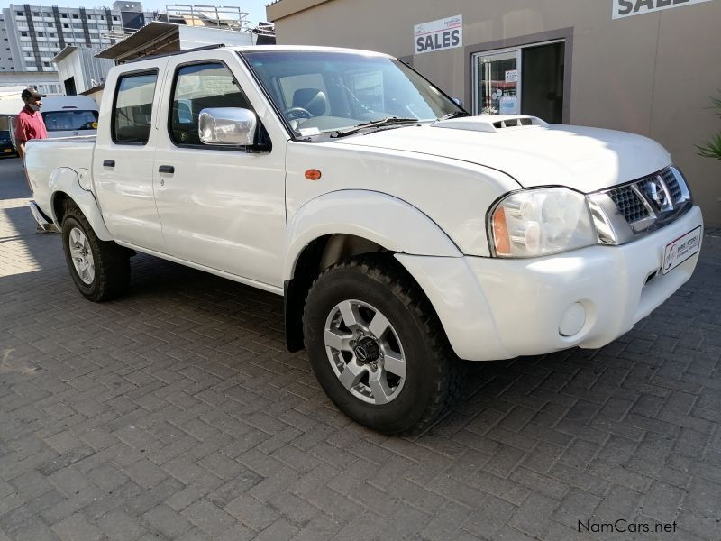 Nissan NP300 Hardbody 2.5 TDi 4X4 P/U D/C in Namibia