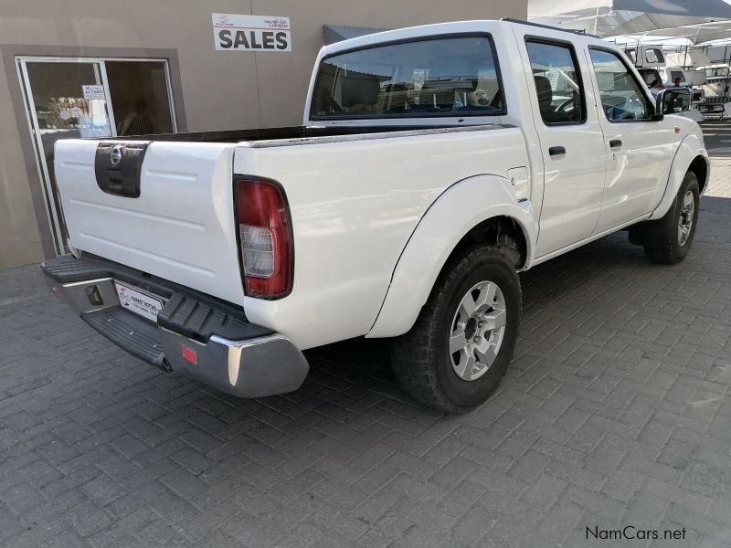 Nissan NP300 Hardbody 2.5 TDi 4X4 P/U D/C in Namibia