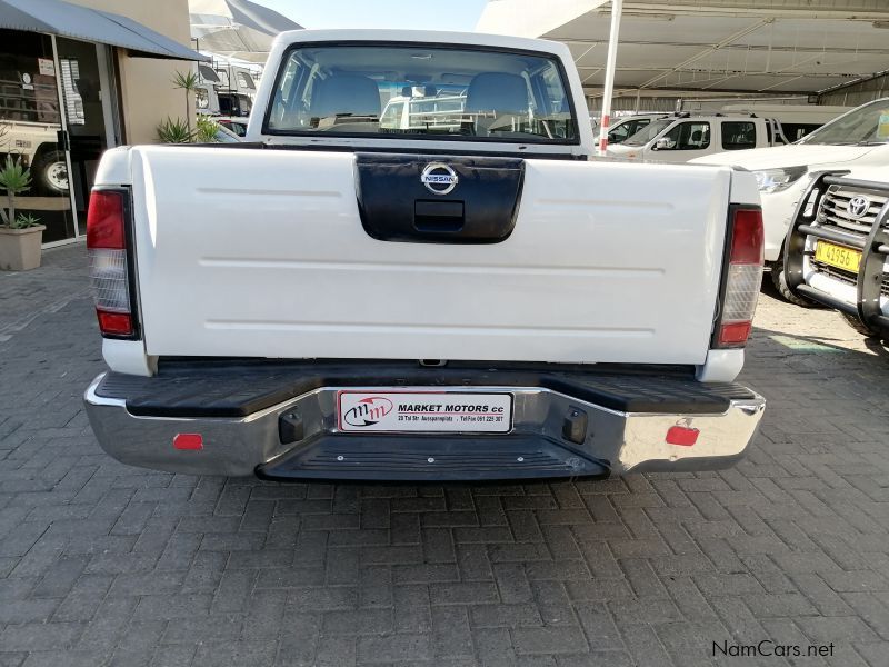 Nissan NP300 Hardbody 2.5 TDi 4X4 P/U D/C in Namibia