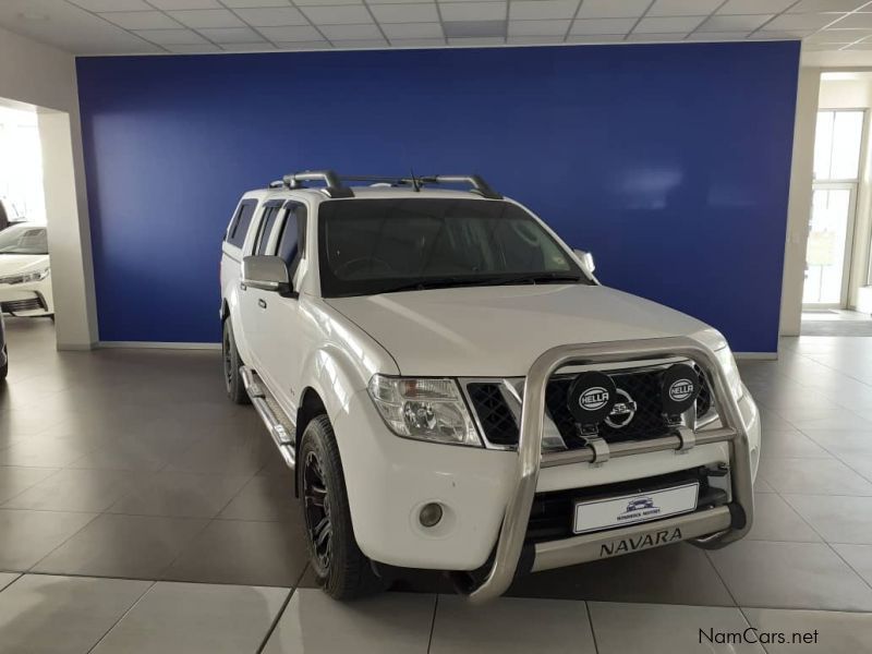 Nissan Navara 3.0D V6 D/C 4x4 A/T in Namibia