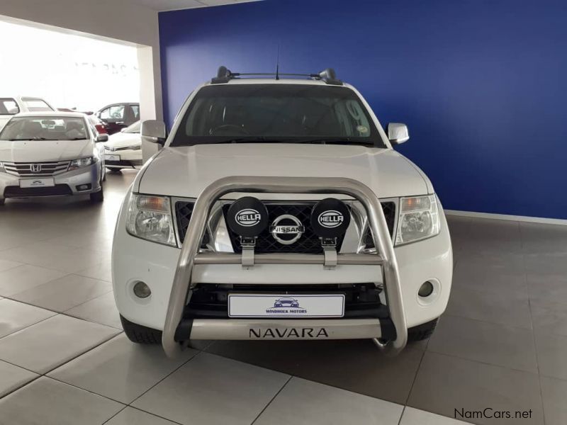 Nissan Navara 3.0D V6 D/C 4x4 A/T in Namibia