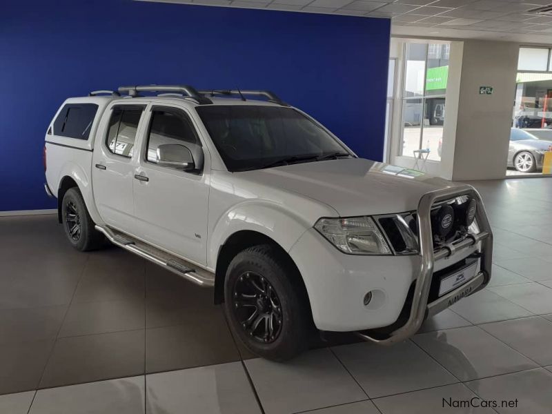 Nissan Navara 3.0D V6 D/C 4x4 A/T in Namibia