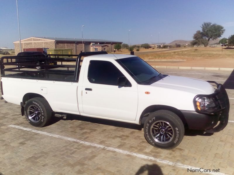 Nissan Np300 2.0l in Namibia