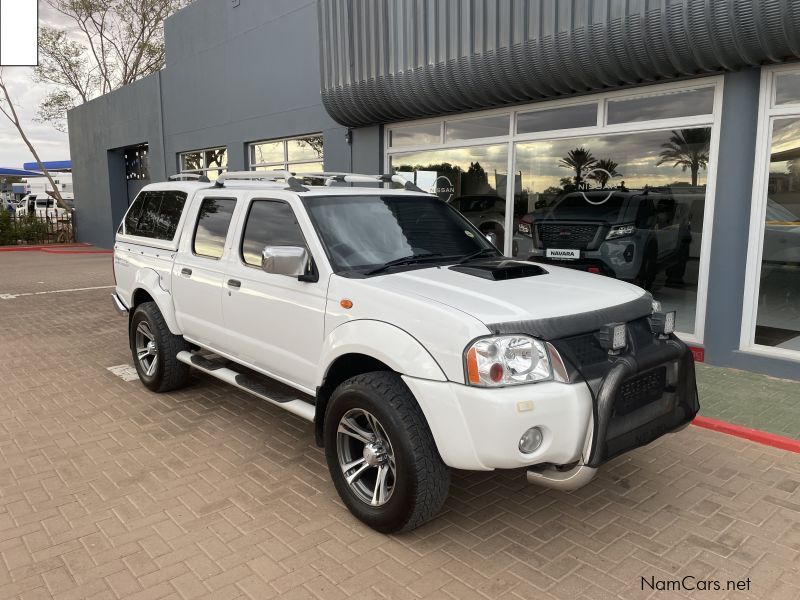 Nissan Np300 2.5 TD D/C 4x4 M/T in Namibia