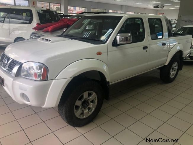 Nissan Np300 2.5 Tdi 4x4 P/u D/c in Namibia