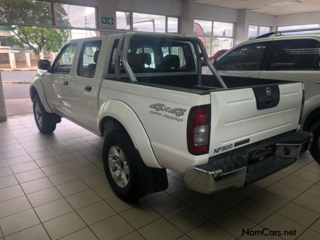 Nissan Np300 2.5 Tdi 4x4 P/u D/c in Namibia