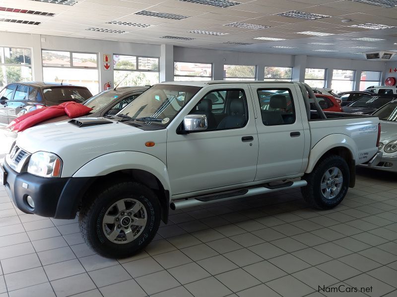 Nissan Np300 2.5 Tdi 4x4 P/u D/c in Namibia