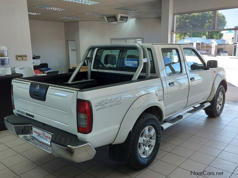 Nissan Np300 2.5 Tdi 4x4 P/u D/c in Namibia