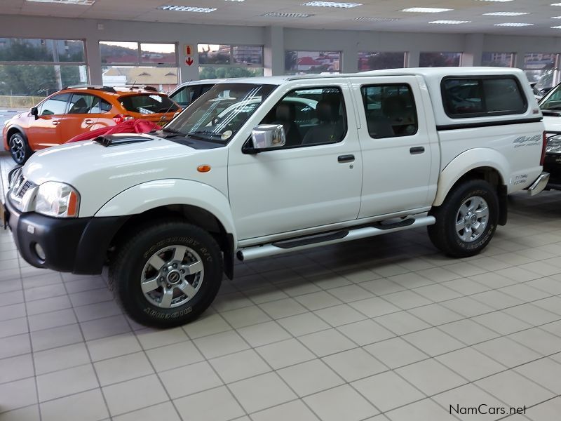 Nissan Np300 2.5 Tdi 4x4 P/u D/c in Namibia