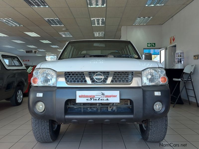 Nissan Np300 2.5 Tdi 4x4 P/u D/c in Namibia