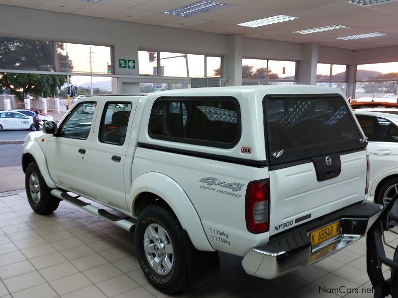 Nissan Np300 2.5 Tdi 4x4 P/u D/c in Namibia