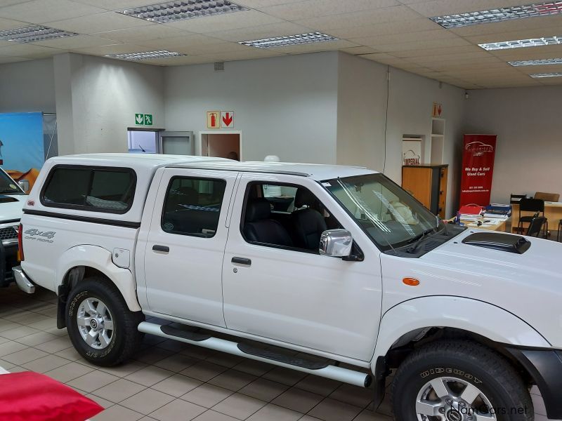 Nissan Np300 2.5 Tdi 4x4 P/u D/c in Namibia