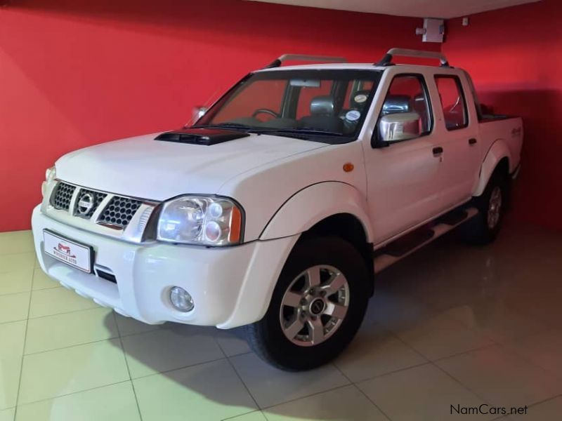 Nissan Np300 2.5TDi D/C 4x4 in Namibia