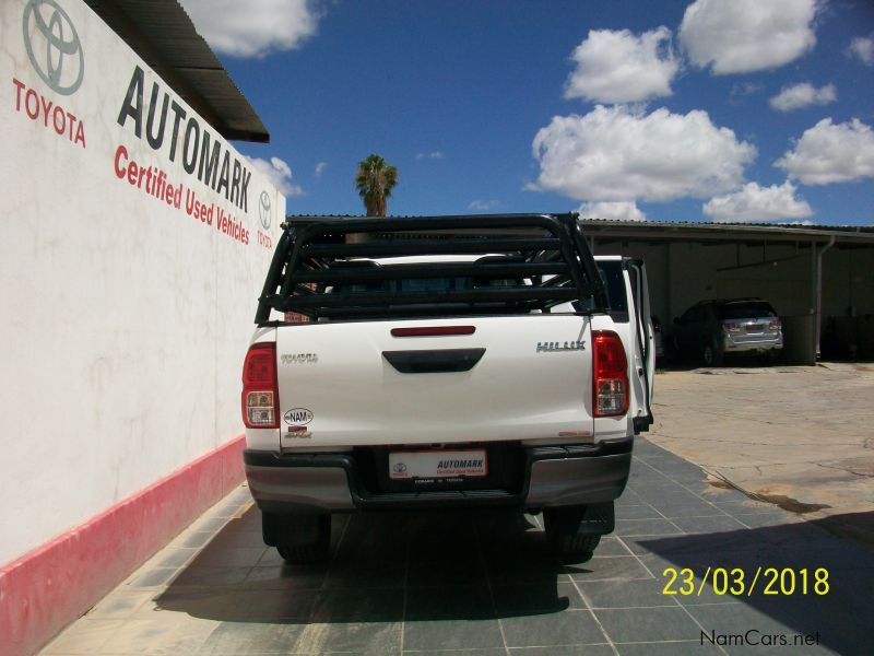Toyota 2.4 HILUX XTRA CAB 2X4 in Namibia