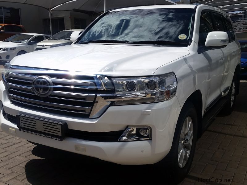 Toyota 200 Series Land Cruiser VX A/T AWD in Namibia