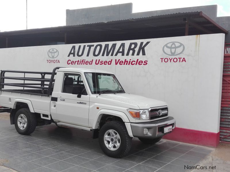 Toyota 4.2 LANDCRUISER DIESEL SINGLE CAB in Namibia