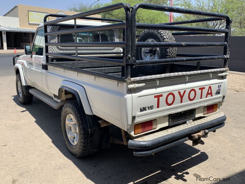 Toyota 4.5 LX V8 Land Cruiser in Namibia