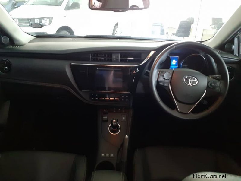 Toyota Auris 1.8 Hybrid CVT in Namibia