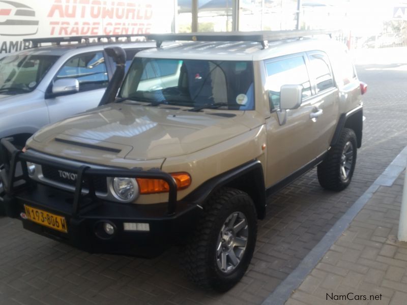 Toyota Fj Cruiser V6 4Lt A/T AWD in Namibia