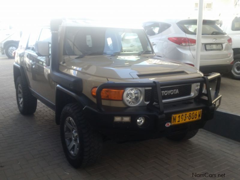 Toyota Fj Cruiser V6 4Lt A/T AWD in Namibia