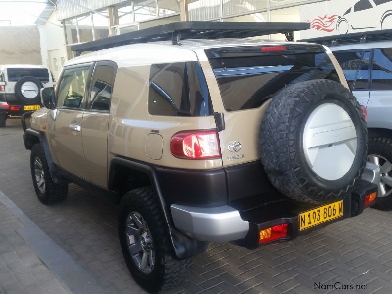 Toyota Fj Cruiser V6 4Lt A/T AWD in Namibia