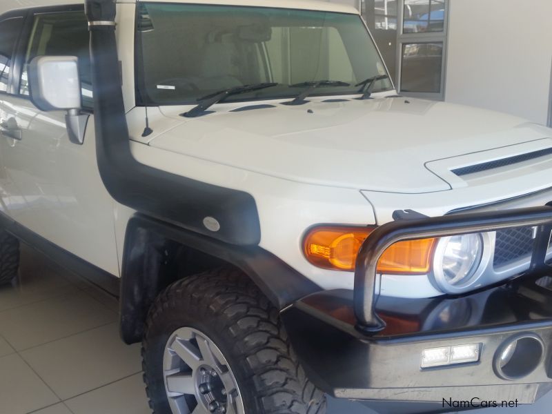 Toyota Fj Cruiser V6 A/T AWD in Namibia