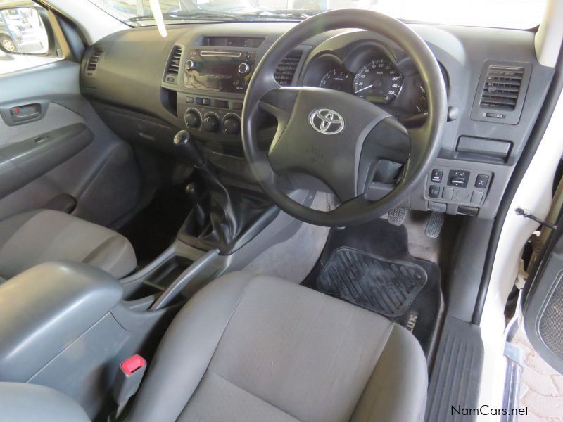 Toyota HILUX 2.5 D4D SRX 4X4 in Namibia