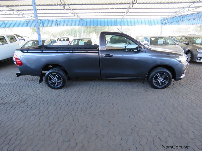 Toyota HILUX 2000 VVTI A/CON ( DEREGESTERED ) in Namibia