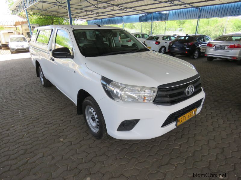 Toyota HILUX 2000 VVTI A/CON in Namibia